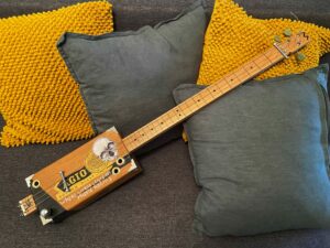 Skull - cigarboxguitar