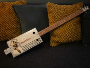 WonderWoman cigarboxguitar